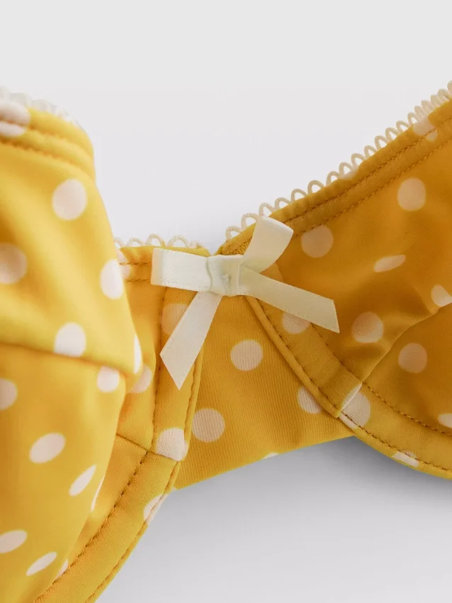 Top de bikini cu sârmă, decolteu în formă de inimă și imprimeu cu buline Top de bikini cu sârmă, decolteu în formă de inimă și imprimeu cu buline