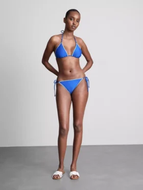 Top de bikini triunghiular cu detalii cusute