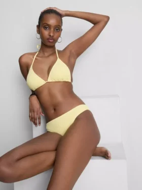 Top de bikini triunghiular cu textură șifonată