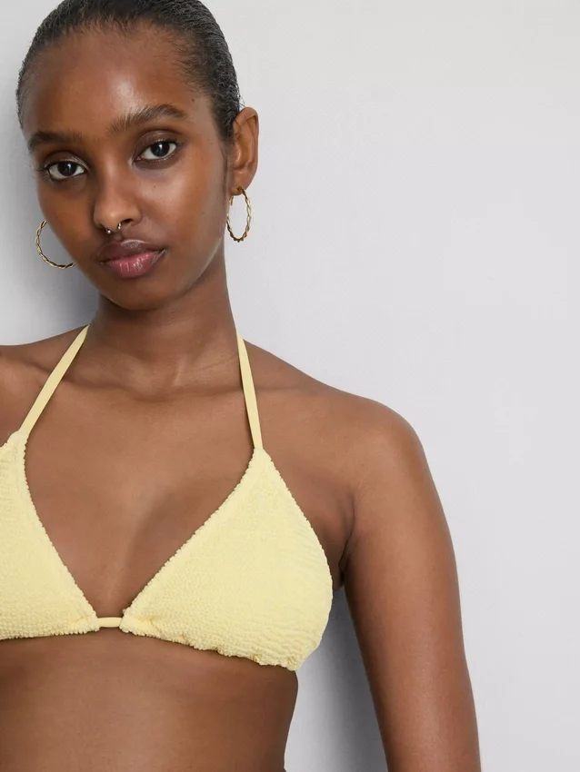 Top de bikini triunghiular cu textură șifonată Top de bikini triunghiular cu textură șifonată