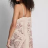 Top lung tip cami din satin șifonat de la Paula Echevarría Top lung tip cami din satin șifonat de la Paula Echevarría