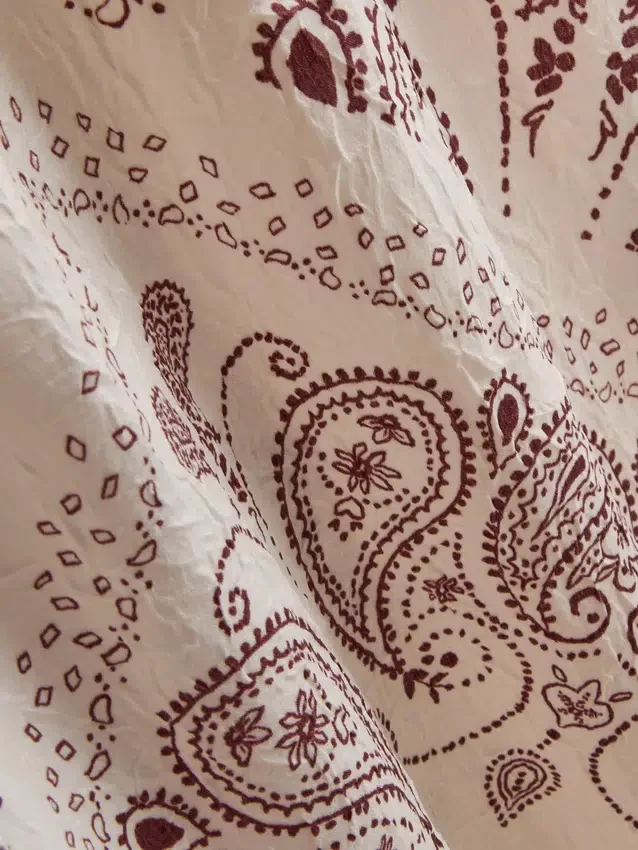 Top lung tip cami din satin șifonat de la Paula Echevarría Top lung tip cami din satin șifonat de la Paula Echevarría