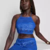 Top scurt croșetat cu gât halter Top scurt croșetat cu gât halter