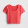 Top scurt cu guler rotund, extrem de moale Top scurt cu guler rotund, extrem de moale