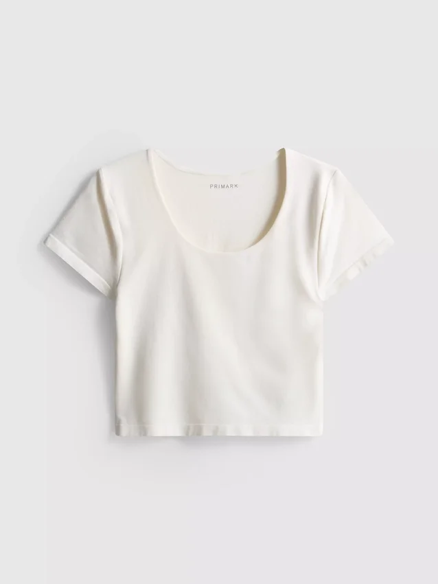 Top scurt cu guler rotund, extrem de moale Top scurt cu guler rotund, extrem de moale