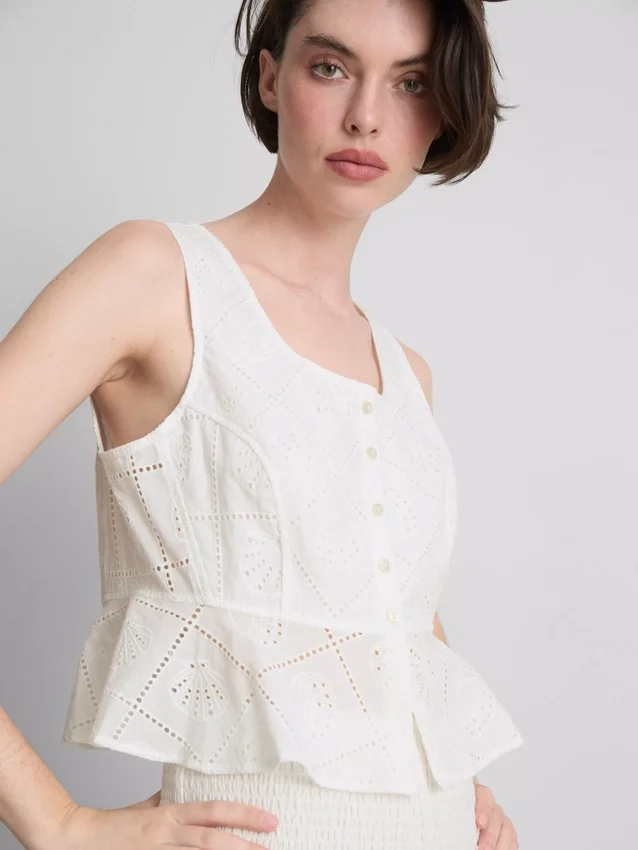 Top scurt din bumbac cu decupaje Top scurt din bumbac cu decupaje