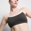Top scurt sport cu spate încrucișat și bordură contrastantă Top scurt sport cu spate încrucișat și bordură contrastantă