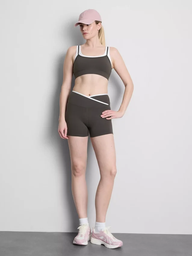Top sport scurt, cu două straturi Top sport scurt, cu două straturi