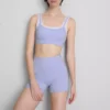 Top sport scurt, cu două straturi Top sport scurt, cu două straturi