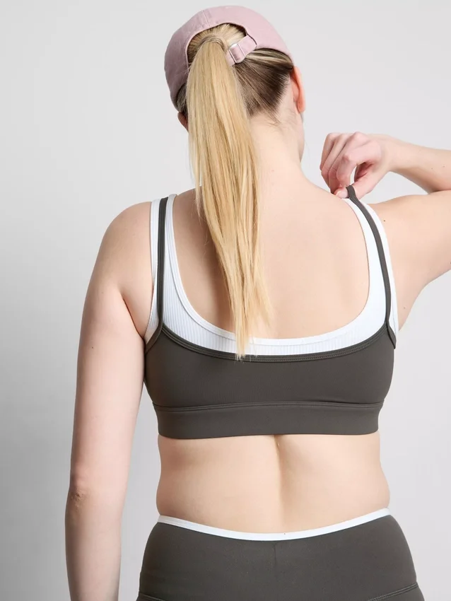 Top sport scurt, cu două straturi Top sport scurt, cu două straturi