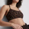 Top sport scurt cu spate în formă de U și imprimeu leopard Top sport scurt cu spate în formă de U și imprimeu leopard