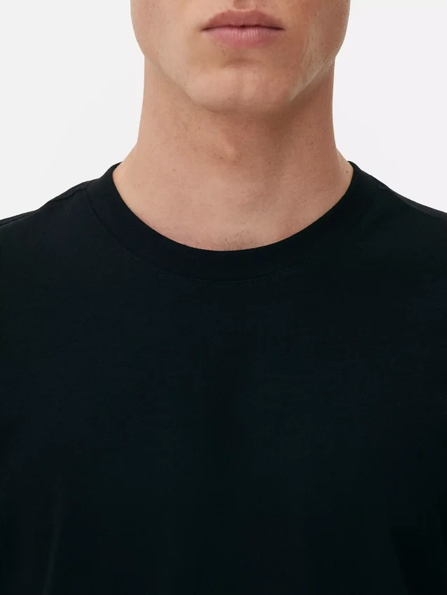 Tricou clasic cu guler rotund Tricou clasic cu guler rotund
