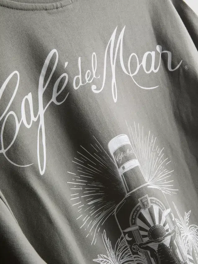Tricou cu guler în V Ibiza Tricou cu guler în V Ibiza