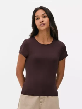 Tricou cu guler rotund, ca o a doua piele