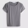 Tricou cu guler rotund, ca o a doua piele Tricou cu guler rotund, ca o a doua piele