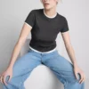 Tricou cu guler rotund, cu două straturi