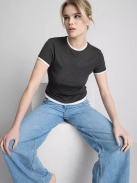 Tricou cu guler rotund, cu două straturi
