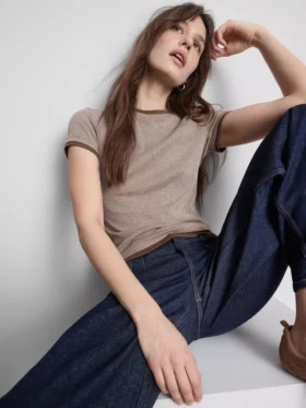 Tricou cu guler rotund, cu două straturi