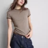 Tricou cu guler rotund, cu două straturi