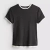Tricou cu guler rotund, cu două straturi