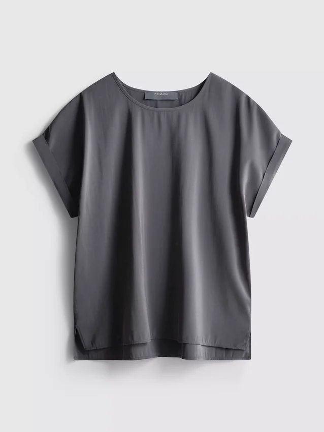 Tricou cu guler rotund și mâneci rulate Tricou cu guler rotund și mâneci rulate