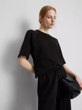 Tricou cu mâneci scurte, croi drept