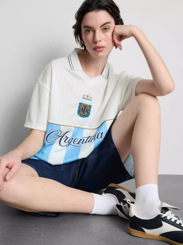 Tricou de fotbal argentinian cu guler Tricou de fotbal argentinian cu guler