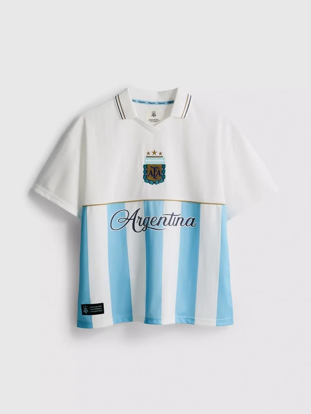Tricou de fotbal argentinian cu guler Tricou de fotbal argentinian cu guler