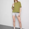 Tricou din bumbac cu guler rotund și croială dreptă Tricou din bumbac cu guler rotund și croială dreptă