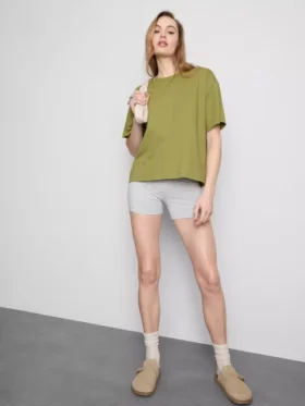 Tricou din bumbac cu guler rotund și croială dreptă