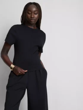 Tricou drept, cu detalii la cusături, cu conținut ridicat de bumbac