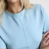Tricou drept, cu detalii la cusături, cu conținut ridicat de bumbac Tricou drept, cu detalii la cusături, cu conținut ridicat de bumbac