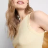 Tricou fără mâneci cu spate în formă de „racerback”, cu nervuri, cu conținut ridicat de bumbac