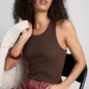 Tricou fără mâneci cu spate în formă de „racerback”, cu nervuri, cu conținut ridicat de bumbac