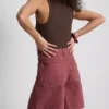 Tricou fără mâneci cu spate în formă de „racerback”, cu nervuri, cu conținut ridicat de bumbac