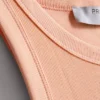 Tricou fără mâneci cu spate în formă de „racerback”, cu nervuri, cu conținut ridicat de bumbac