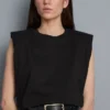 Tricou fără mâneci, cu umeri căptușiți Tricou fără mâneci, cu umeri căptușiți