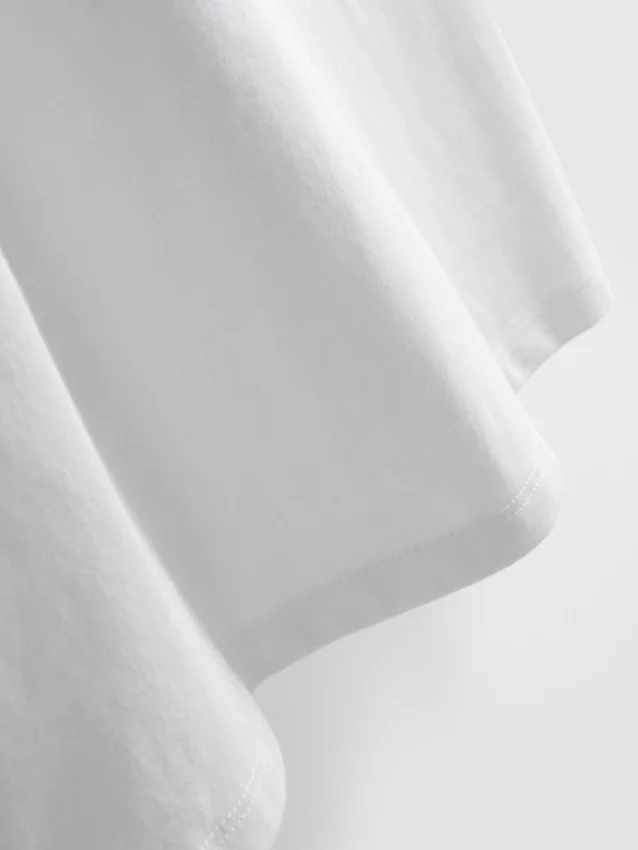 Tricou fără mâneci, cu umeri căptușiți Tricou fără mâneci, cu umeri căptușiți