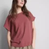 Tricou lejer cu guler rotund și aerisire Tricou lejer cu guler rotund și aerisire