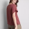 Tricou lejer cu guler rotund și aerisire Tricou lejer cu guler rotund și aerisire