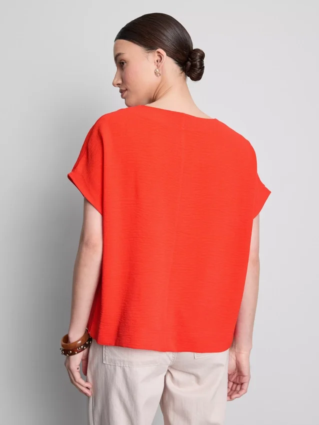 Tricou lejer cu guler rotund și aerisire Tricou lejer cu guler rotund și aerisire