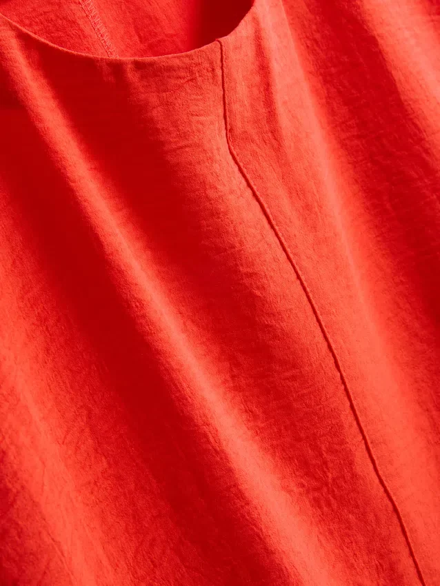 Tricou lejer cu guler rotund și aerisire Tricou lejer cu guler rotund și aerisire