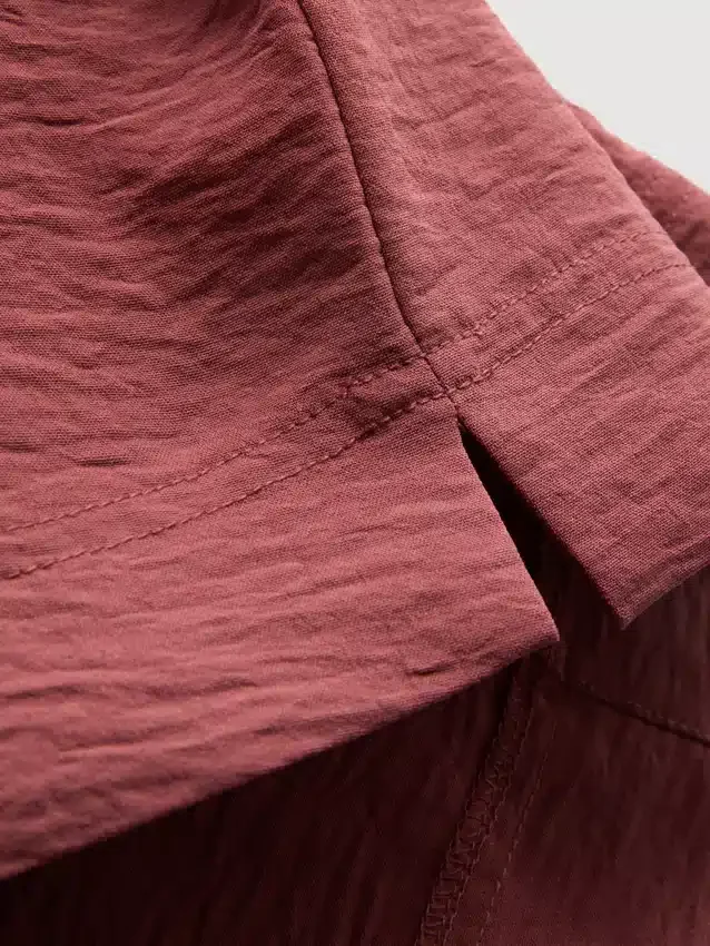 Tricou lejer cu guler rotund și aerisire Tricou lejer cu guler rotund și aerisire