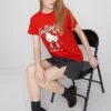 Tricou lejer din bumbac Hello Kitty cu imprimeu de căpșuni Tricou lejer din bumbac Hello Kitty cu imprimeu de căpșuni