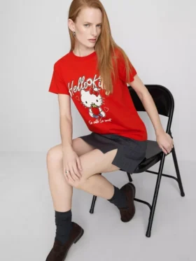 Tricou lejer din bumbac Hello Kitty cu imprimeu de căpșuni