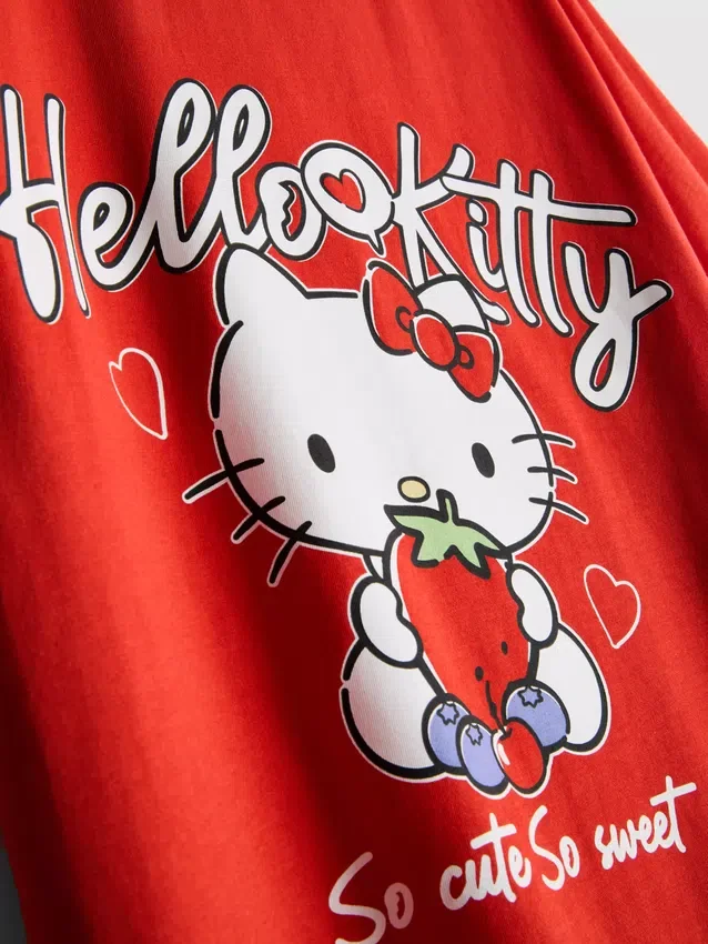 Tricou lejer din bumbac Hello Kitty cu imprimeu de căpșuni Tricou lejer din bumbac Hello Kitty cu imprimeu de căpșuni