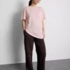 Tricou lung cu guler rotund Tricou lung cu guler rotund
