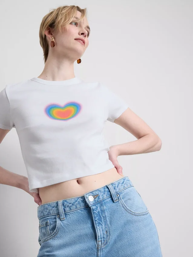 Tricou pentru bebeluși cu inimă „Pride”, cu conținut ridicat de bumbac Tricou pentru bebeluși cu inimă „Pride”, cu conținut ridicat de bumbac