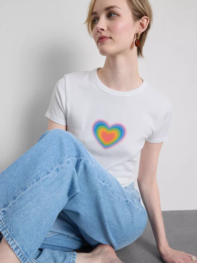 Tricou pentru bebeluși cu inimă „Pride”, cu conținut ridicat de bumbac Tricou pentru bebeluși cu inimă „Pride”, cu conținut ridicat de bumbac