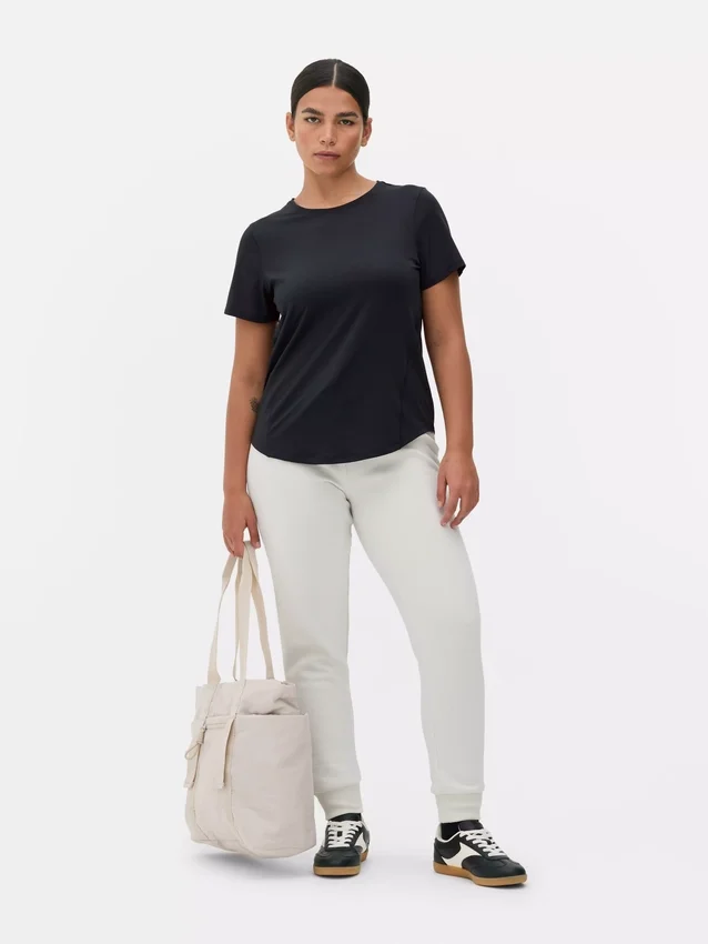 Tricou performant cu tiv curbat Tricou performant cu tiv curbat